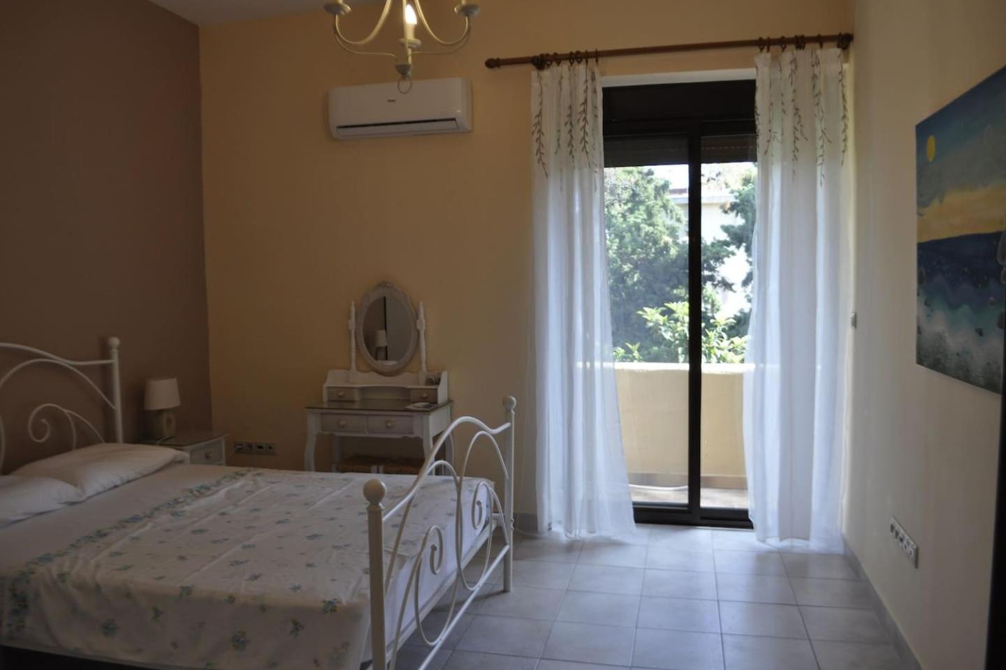 Park House -Beside The Medieval Town Of Rhodes Rhodes City Exteriör bild