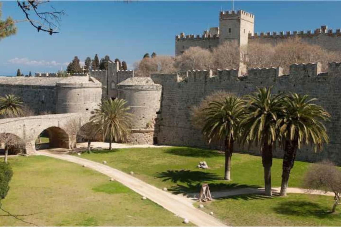 Park House -Beside The Medieval Town Of Rhodes Rhodes City Exteriör bild